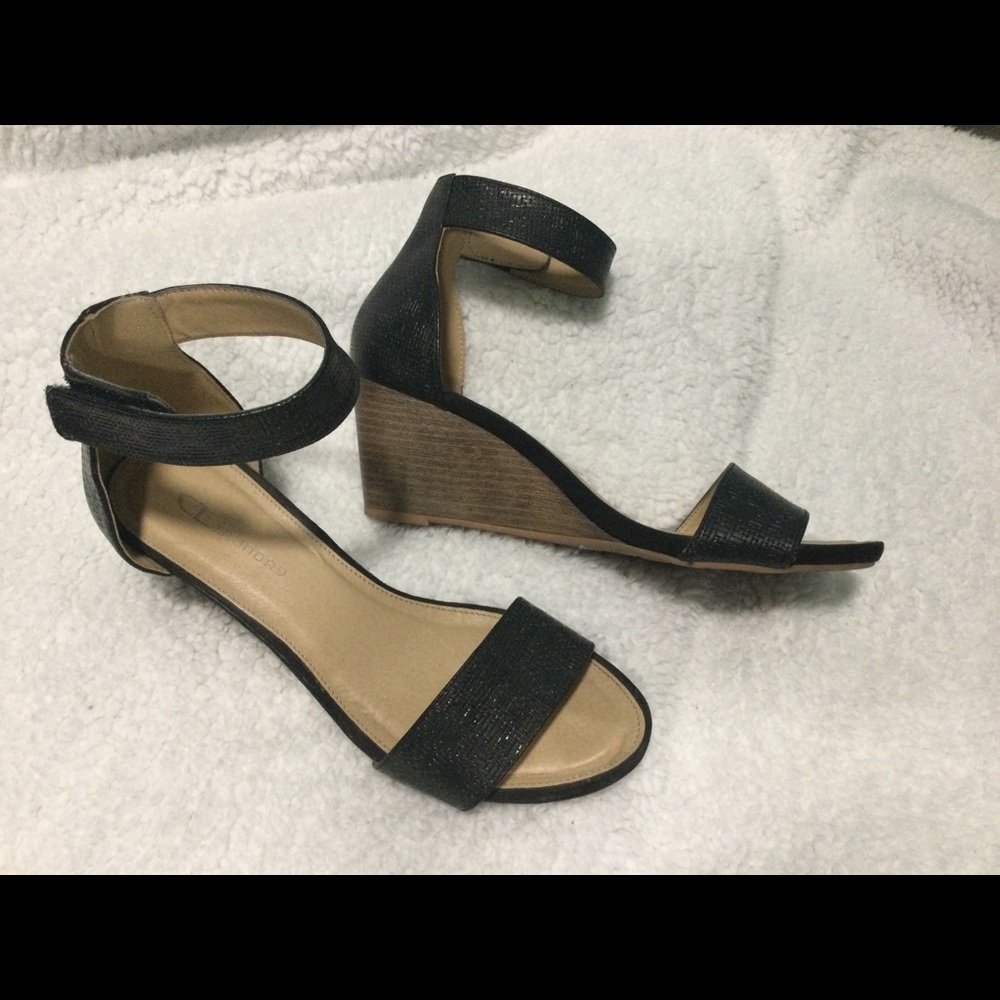 Chinese Laundry Black Wedge Sandal
